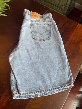 Vintage Levi's 550 Light Wash Shorts Size 40